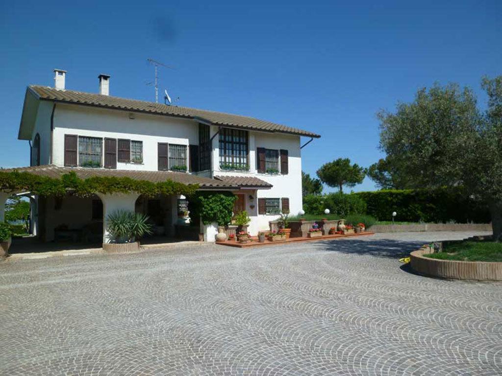 Villa Dolcevita San Costanzo Εξωτερικό φωτογραφία