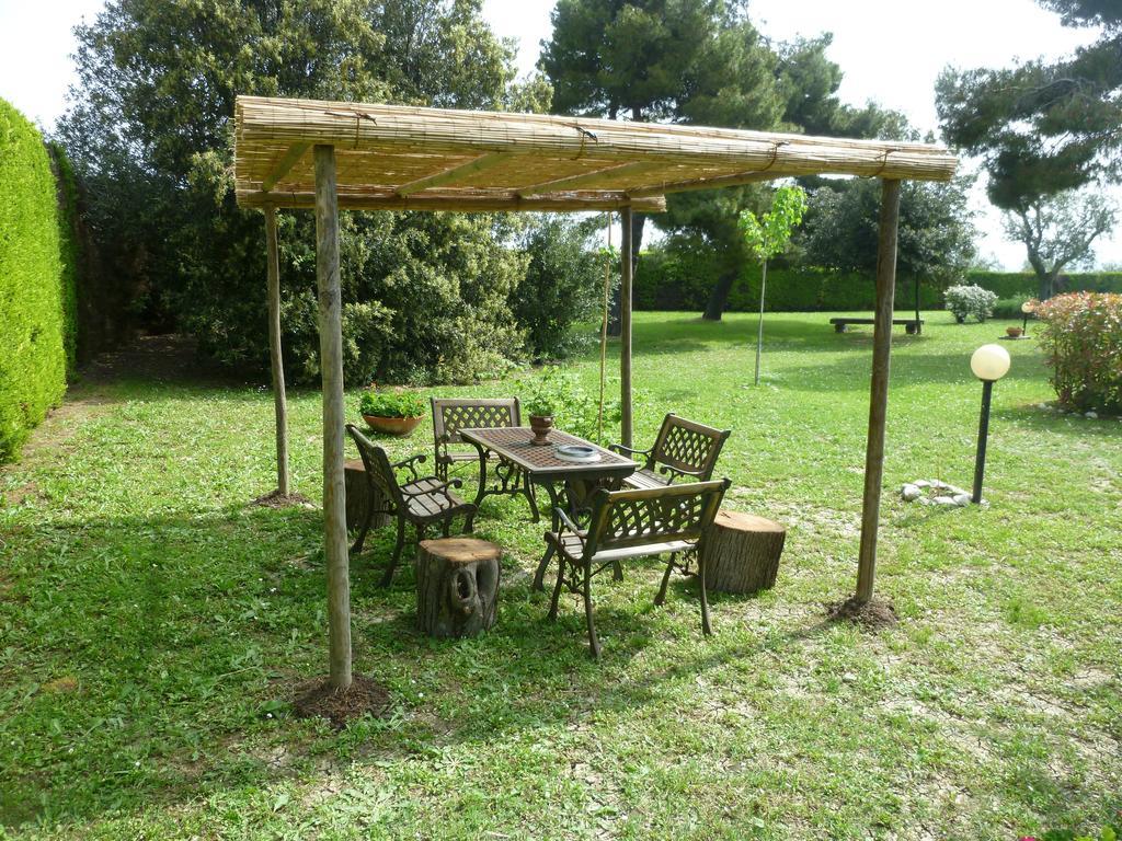 Villa Dolcevita San Costanzo Εξωτερικό φωτογραφία